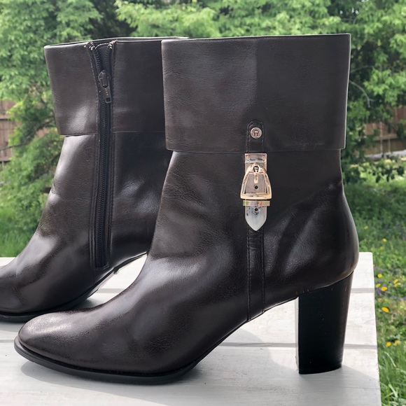 Etienne Aigner Leather Boots size 8 1/2 - Picture 1 of 3